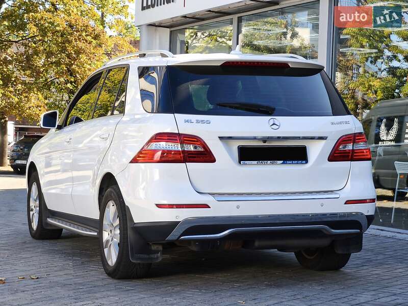 Внедорожник / Кроссовер Mercedes-Benz M-Class 2013 в Днепре