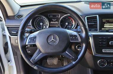 Внедорожник / Кроссовер Mercedes-Benz M-Class 2013 в 