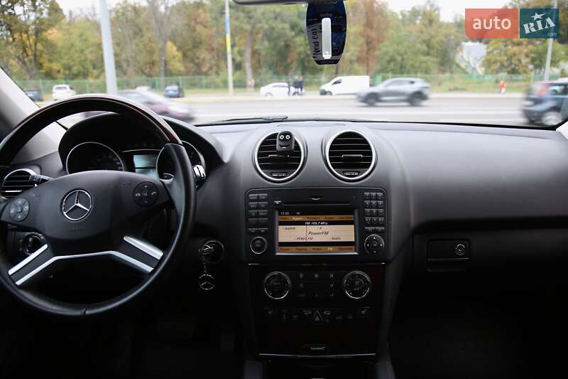 Внедорожник / Кроссовер Mercedes-Benz M-Class 2010 в Харькове