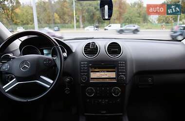 Внедорожник / Кроссовер Mercedes-Benz M-Class 2010 в 