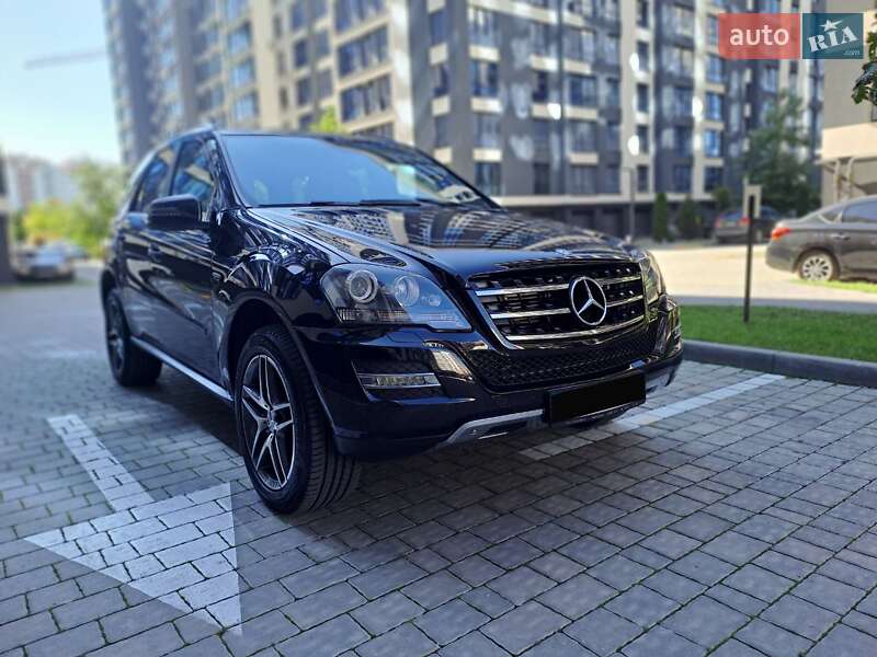 Позашляховик / Кросовер Mercedes-Benz M-Class 2011 в Івано-Франківську