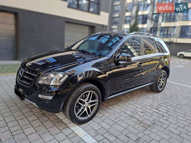 Позашляховик / Кросовер Mercedes-Benz M-Class 2011 в Івано-Франківську