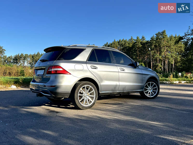 Позашляховик / Кросовер Mercedes-Benz M-Class 2012 в Дубні