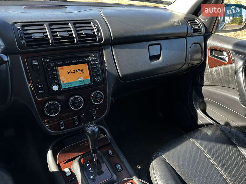 Внедорожник / Кроссовер Mercedes-Benz M-Class 2002 в Павлограде