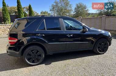 Позашляховик / Кросовер Mercedes-Benz M-Class 2006 в 