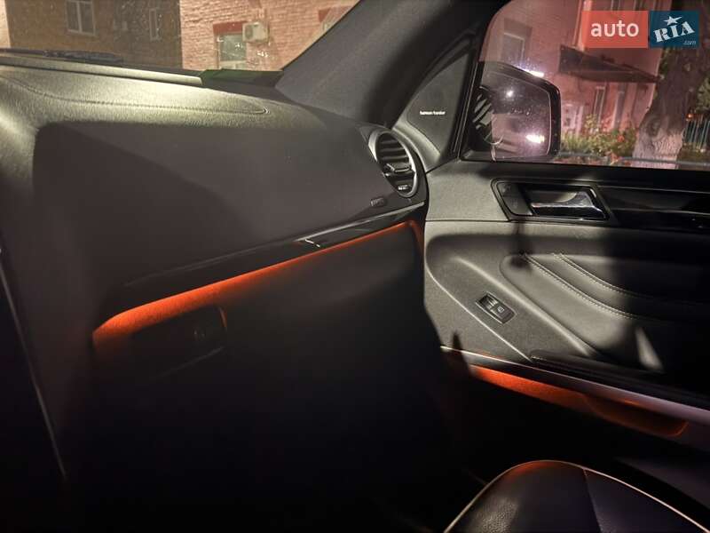 Позашляховик / Кросовер Mercedes-Benz M-Class 2011 в Києві