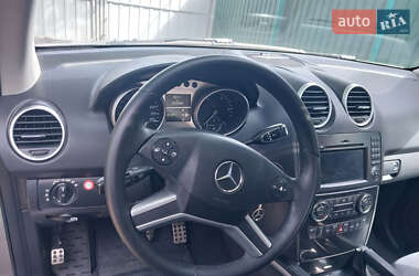 Позашляховик / Кросовер Mercedes-Benz M-Class 2009 в 