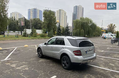 Позашляховик / Кросовер Mercedes-Benz M-Class 2005 в 