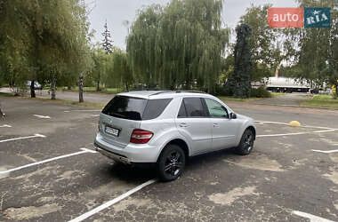 Позашляховик / Кросовер Mercedes-Benz M-Class 2005 в 