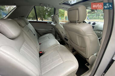 Позашляховик / Кросовер Mercedes-Benz M-Class 2005 в 