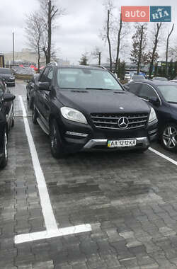 Позашляховик / Кросовер Mercedes-Benz M-Class 2011 в 