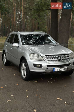 Позашляховик / Кросовер Mercedes-Benz M-Class 2006 в 
