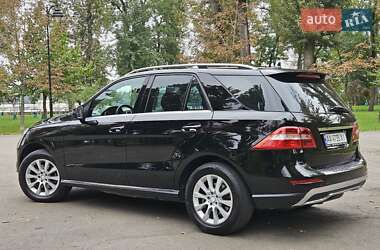 Внедорожник / Кроссовер Mercedes-Benz M-Class 2014 в 