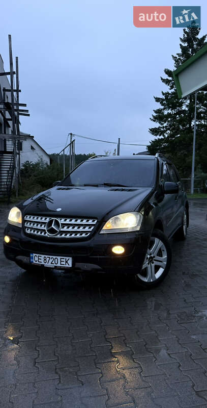 Внедорожник / Кроссовер Mercedes-Benz M-Class 2010 в 