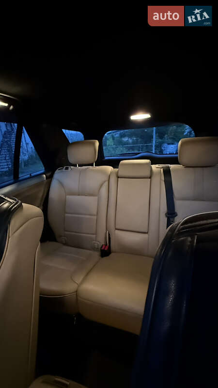 Внедорожник / Кроссовер Mercedes-Benz M-Class 2010 в Черновцах