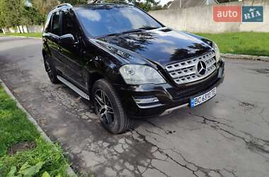 Позашляховик / Кросовер Mercedes-Benz M-Class 2011 в 