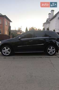 Позашляховик / Кросовер Mercedes-Benz M-Class 2008 в 