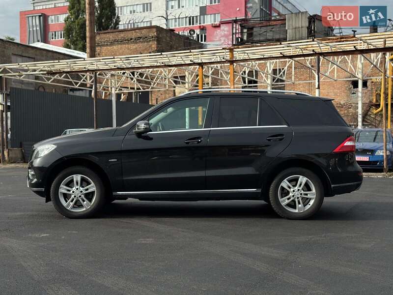 Внедорожник / Кроссовер Mercedes-Benz M-Class 2012 в Киеве