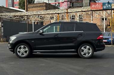 Позашляховик / Кросовер Mercedes-Benz M-Class 2012 в 