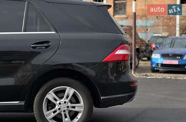 Позашляховик / Кросовер Mercedes-Benz M-Class 2012 в 