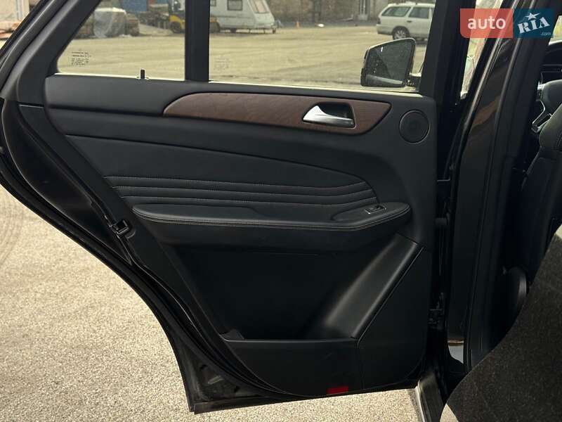 Внедорожник / Кроссовер Mercedes-Benz M-Class 2012 в Киеве