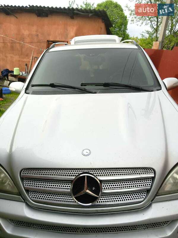 Mercedes-Benz M-Class 2005