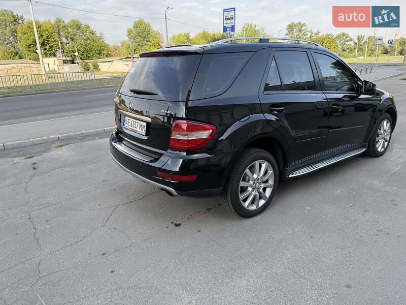 Внедорожник / Кроссовер Mercedes-Benz M-Class 2011 в Днепре