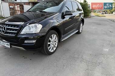 Внедорожник / Кроссовер Mercedes-Benz M-Class 2011 в 