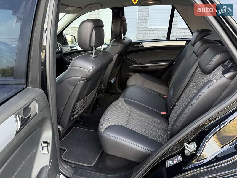Внедорожник / Кроссовер Mercedes-Benz M-Class 2011 в Днепре