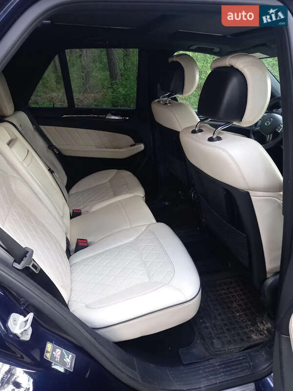 Внедорожник / Кроссовер Mercedes-Benz M-Class 2015 в Львове