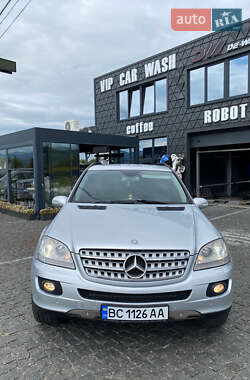 Позашляховик / Кросовер Mercedes-Benz M-Class 2008 в 