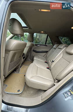Внедорожник / Кроссовер Mercedes-Benz M-Class 2013 в 