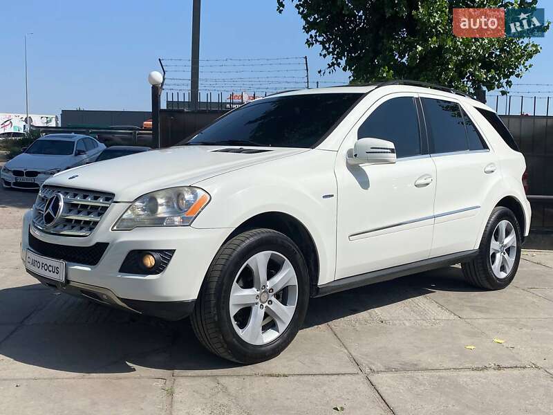 Внедорожник / Кроссовер Mercedes-Benz M-Class 2011 в Киеве