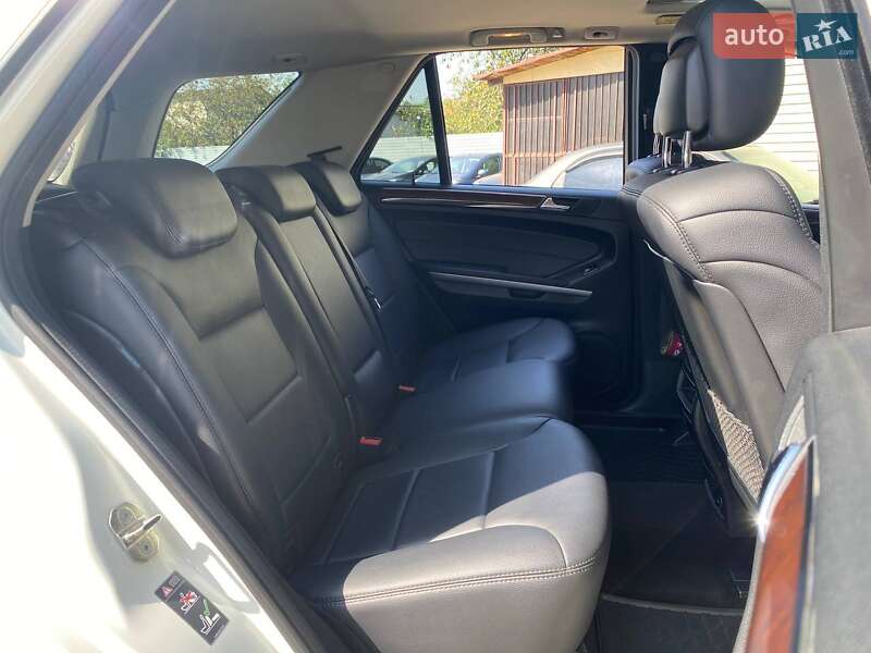 Внедорожник / Кроссовер Mercedes-Benz M-Class 2011 в Киеве