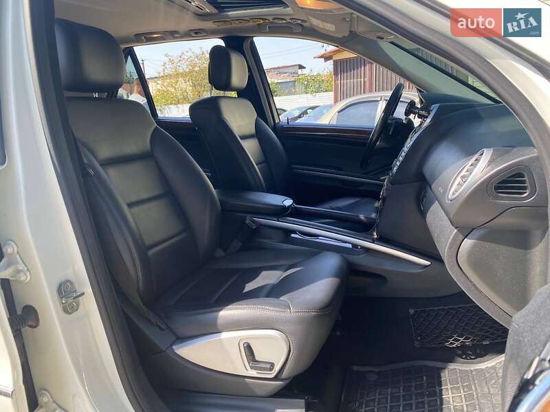 Внедорожник / Кроссовер Mercedes-Benz M-Class 2011 в Киеве