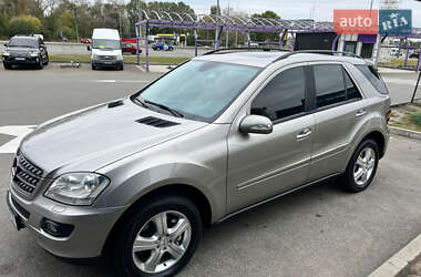 Позашляховик / Кросовер Mercedes-Benz M-Class 2006 в 