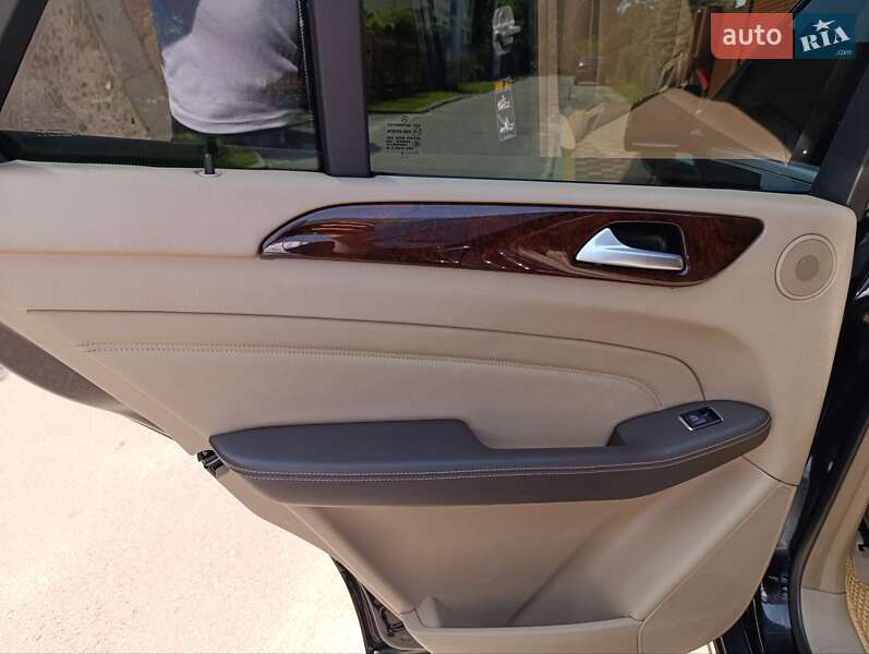 Внедорожник / Кроссовер Mercedes-Benz M-Class 2013 в Львове