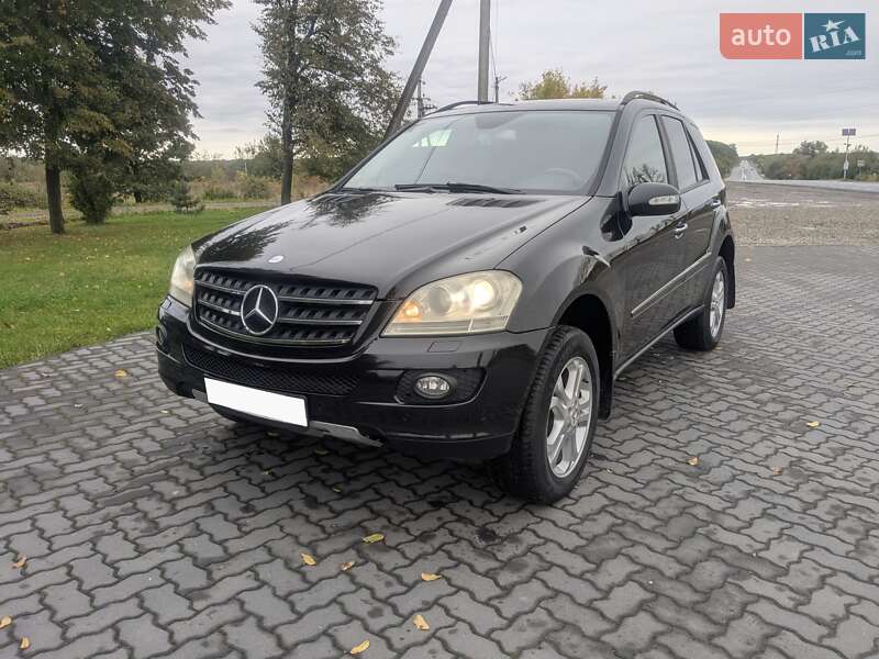 Внедорожник / Кроссовер Mercedes-Benz M-Class 2005 в 