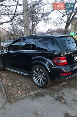 Внедорожник / Кроссовер Mercedes-Benz M-Class 2011 в 
