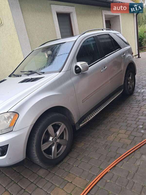 Позашляховик / Кросовер Mercedes-Benz M-Class 2008 в Прилуках