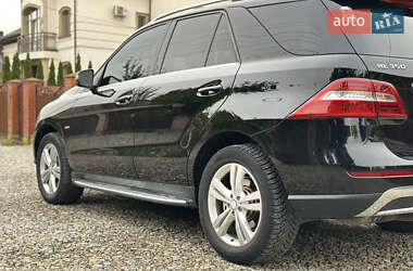 Внедорожник / Кроссовер Mercedes-Benz M-Class 2012 в 