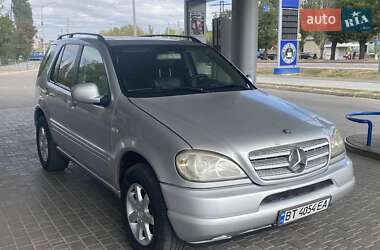 Внедорожник / Кроссовер Mercedes-Benz M-Class 2000 в 