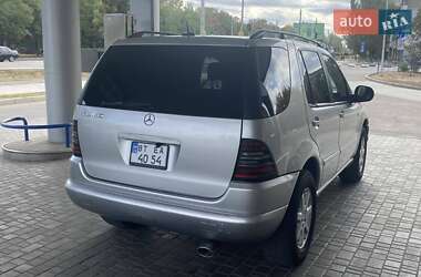 Внедорожник / Кроссовер Mercedes-Benz M-Class 2000 в 