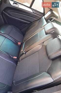 Внедорожник / Кроссовер Mercedes-Benz M-Class 2014 в 