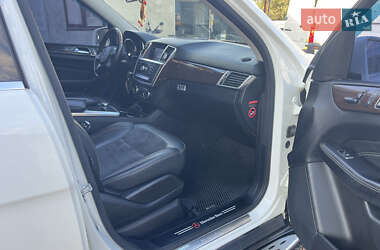 Внедорожник / Кроссовер Mercedes-Benz M-Class 2013 в 