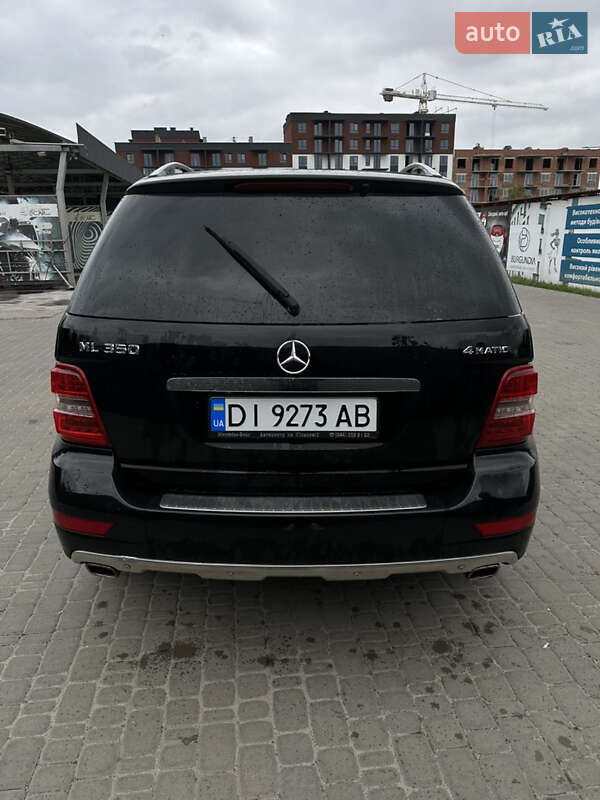 Позашляховик / Кросовер Mercedes-Benz M-Class 2010 в Києві