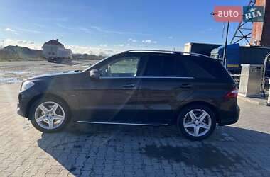 Внедорожник / Кроссовер Mercedes-Benz M-Class 2012 в 