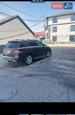 Внедорожник / Кроссовер Mercedes-Benz M-Class 2012 в 