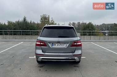Позашляховик / Кросовер Mercedes-Benz M-Class 2012 в 
