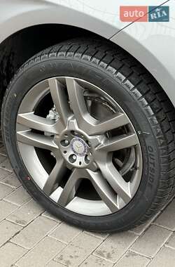 Внедорожник / Кроссовер Mercedes-Benz M-Class 2012 в 